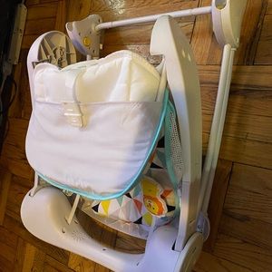 Fisher-Price Deluxe Take-Along Swing & Seat